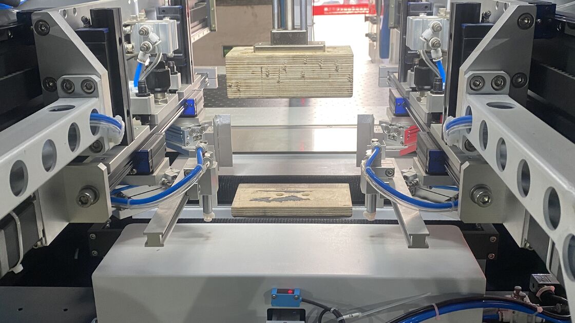 Podwójne karmienie podwójne formowanie sztywne pudełko maszyna do tworzenia szybka prędkość wysoka precyzja pełne sterowanie servo