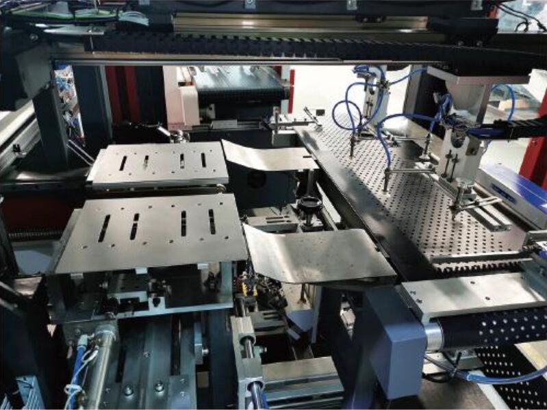 Inteligentny szybki system produkcji pudełek w stylu wyrywkowym 20-30 sztuk/min. nadaje się do pudełek wina pudełek rurkowych