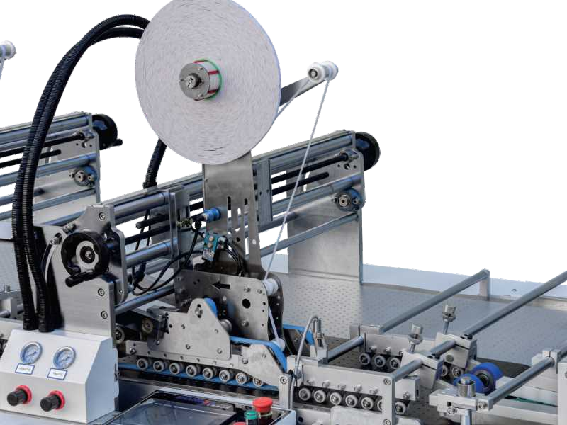 LY-1450WG-900 Wielofunkcyjna Zamknięta Pudełka Pasta Dwustronna Klejna Maszyna Wielo-Puszka Kompatybilność Wszystkie Kartony Zamkowe Szeroki zakres rozmiarów Wspiera Papierowy Karton Dostosowalna szerokość taśmy
