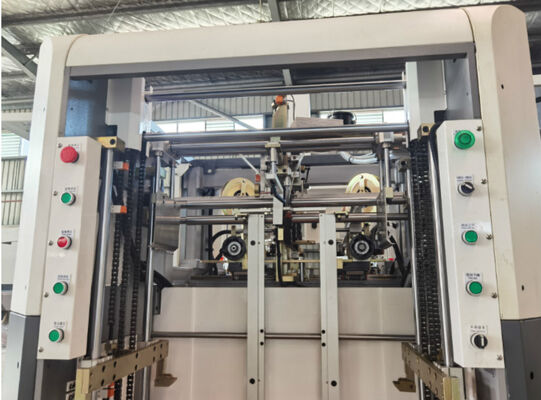 Całkowicie automatyczna maszyna do wzmocnienia narożników do biżuterii pudełko butów pudełko kosmetyczne