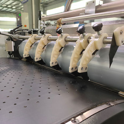 Inteligentna szybka automatyczna maszyna do produkcji sztywnych pudełek ze stabilną szybkością produkcji 20-25 sztuk / min